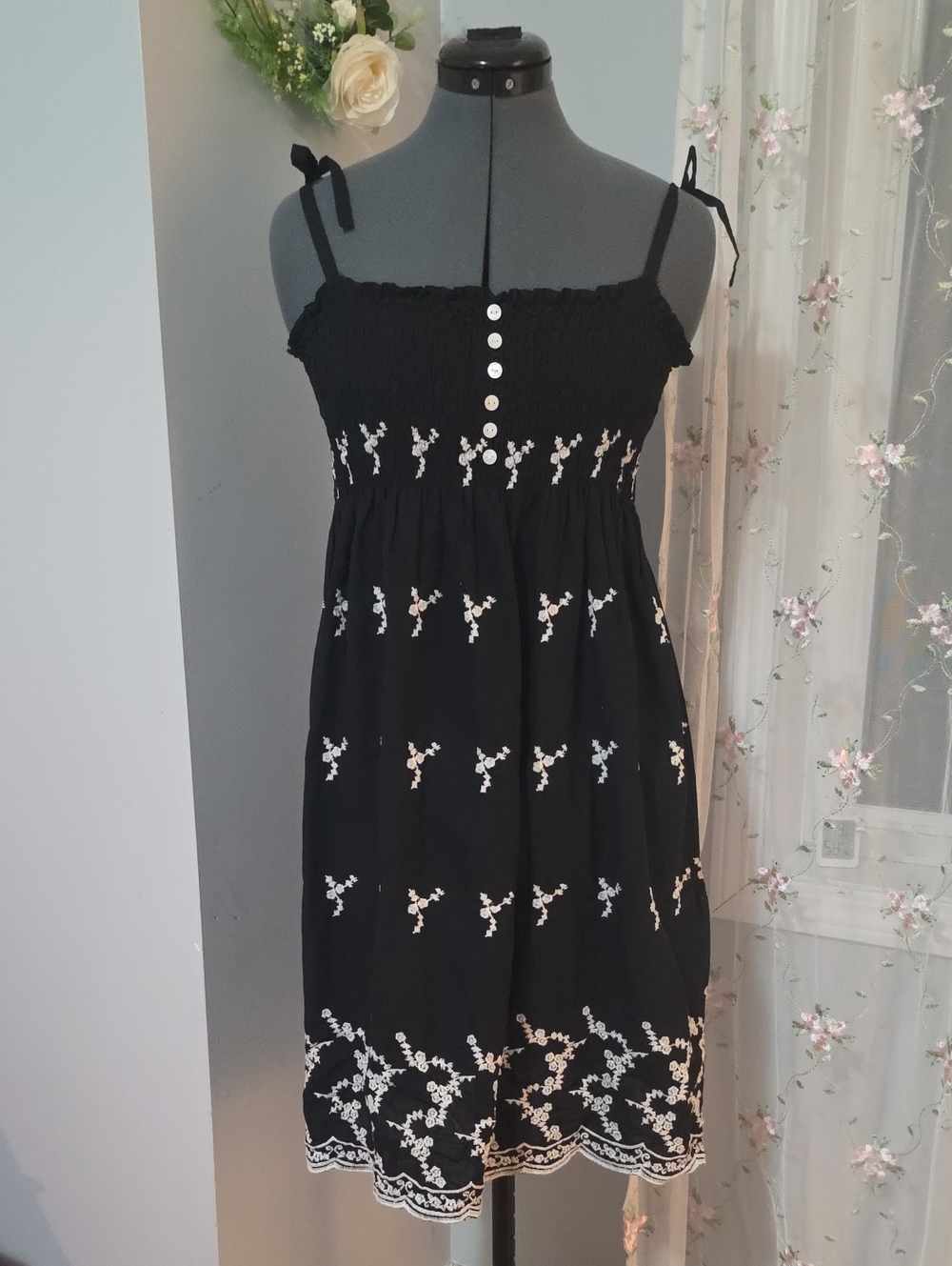 Beautiful New Look summer dress with stunning bohemian details!